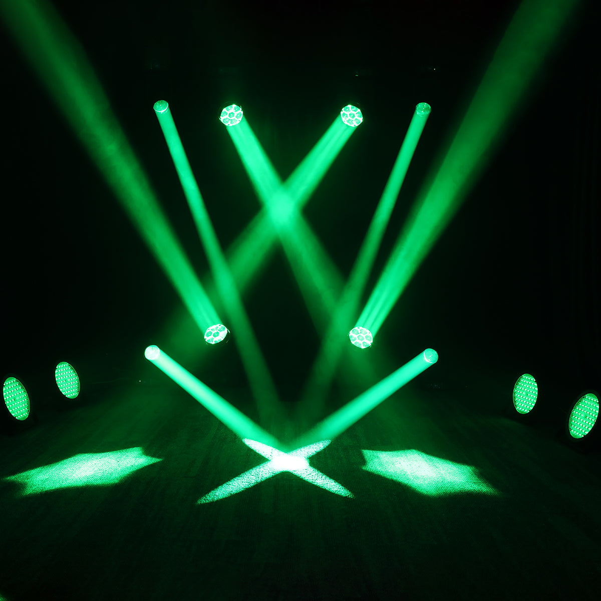 <tc>Betopper</tc> Configurazione dell'illuminazione: 4 teste mobili, 4 luci Beam e 4 luci Par