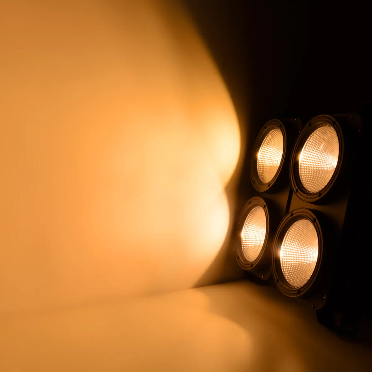 <tc>Betopper</tc> Projecteur aveuglant COB LC500 4x100 W Ambre/CW à IRC élevé