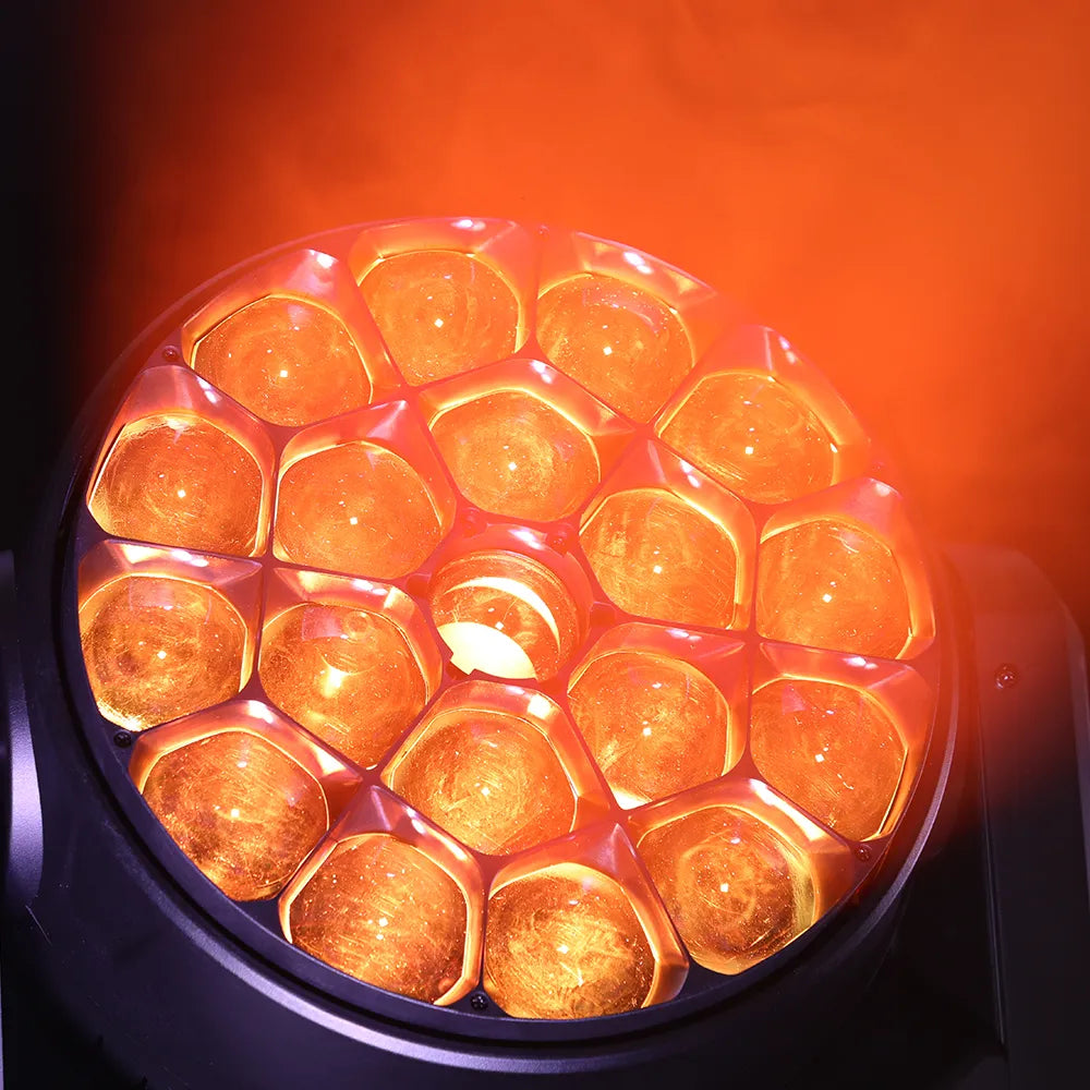 <tc>Betopper</tc> Lyre asservie LM1940 19x40 W avec pixel mapping